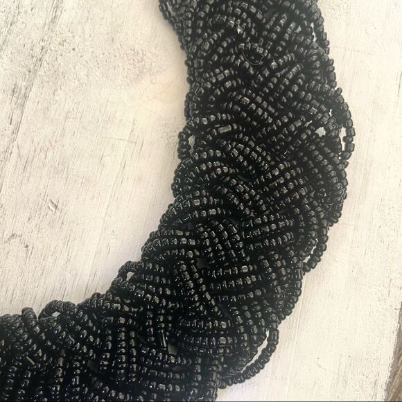 Black beaded statement necklace - Picture 3 of 9